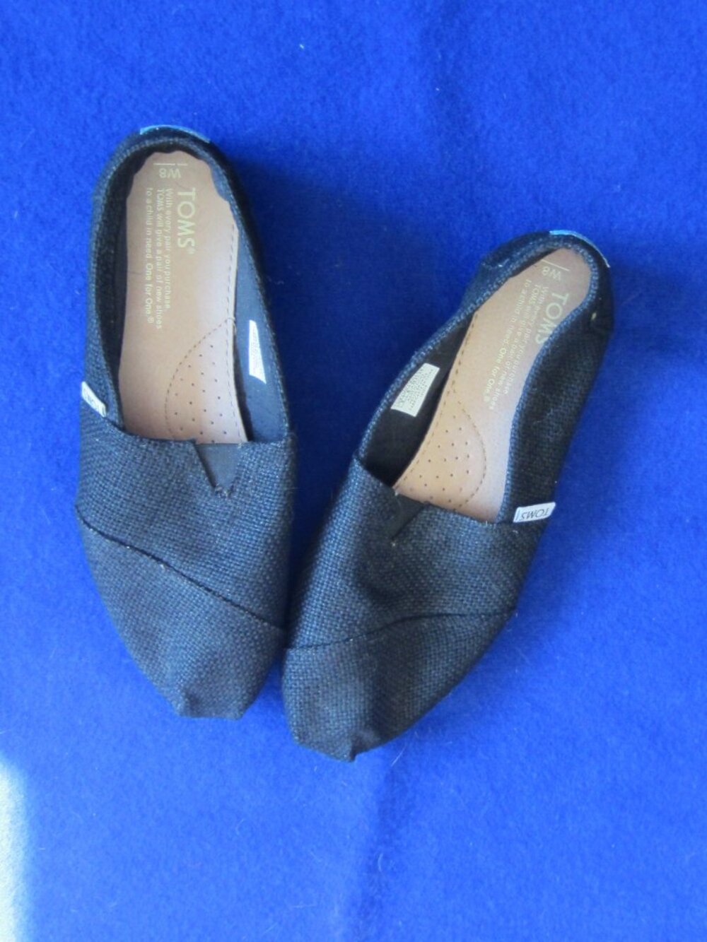 TOMS Black Canvas Slip-On Flats – Size 8